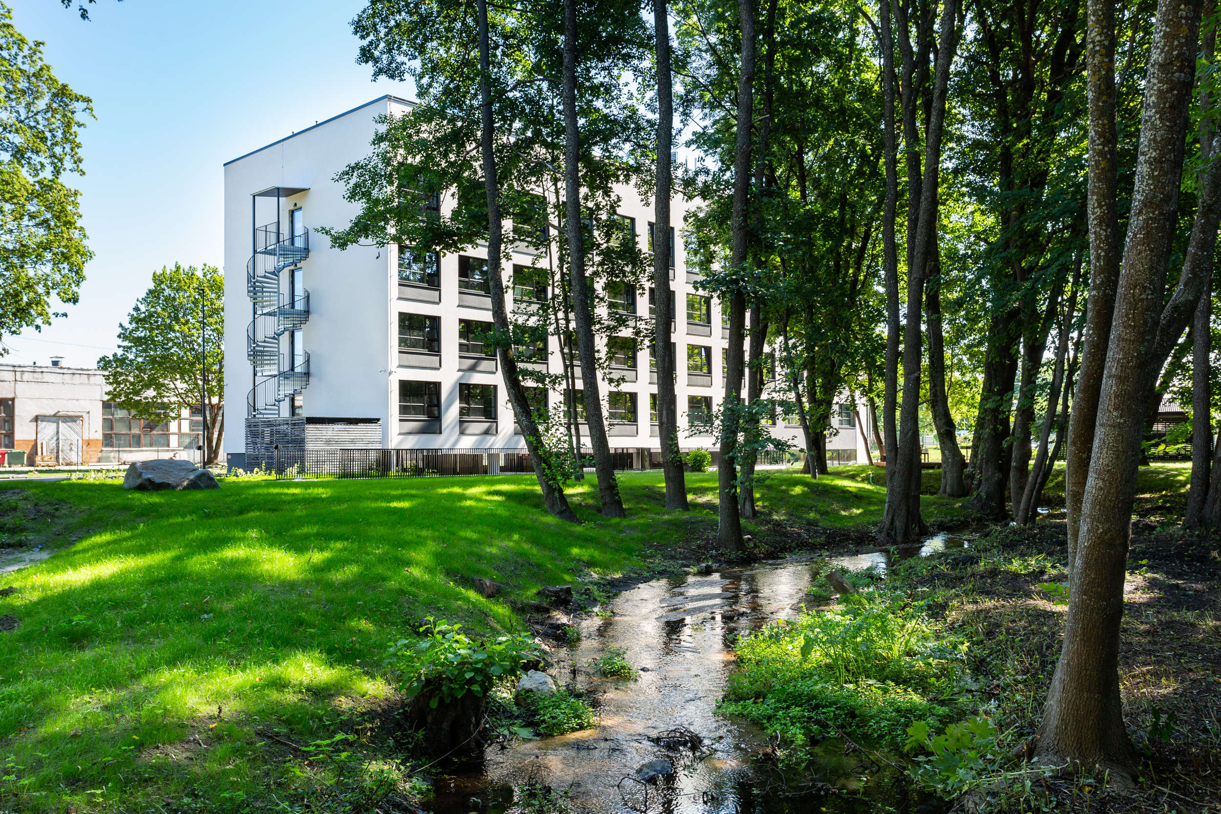 Newton Stuudiotes on moodsalt sisustatid stuudiokorterid Tallinnas